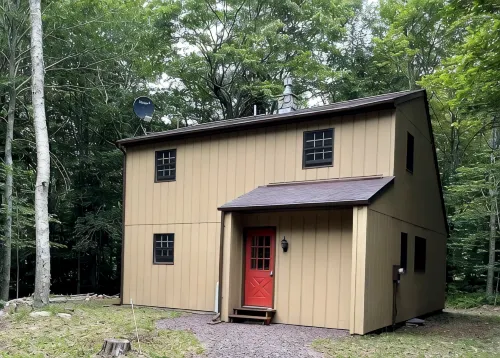 Spacious 3Br Cabin Near Trails for Spring Break or Summer Getaway! Pets Welcome!