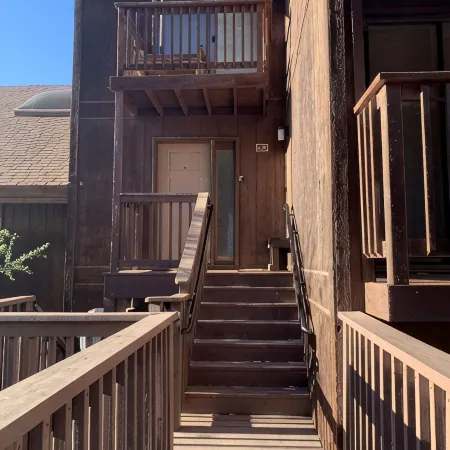 3/2 Condo. Mountain views. Easy access to Resort