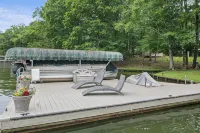 Beautiful Updated Lake House w/ private deep water dock