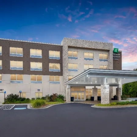 Holiday Inn Express & Suites CARROLLTON WEST by IHG
