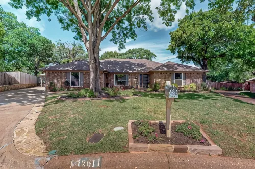 Spacious 5-Bedroom House with Wifi and Newly Furnished in Fabulous Arlington. - Boutique