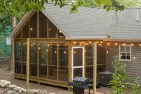 Stunning Luxury Home: Majestic Massanutten Views with New Hot Tub
