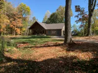 New 2-bedroom "Kentucky Country" vacation home 10 minutes from Bowling Green - Homestays