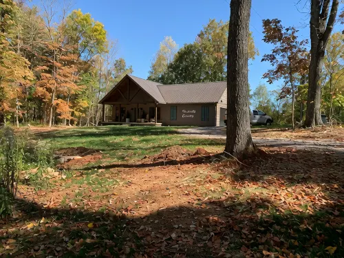 New 2-bedroom "Kentucky Country" vacation home 10 minutes from Bowling Green - Homestays