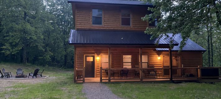 Spacious Cabin in Hocking Hills close to Caves.HotTub,Grill & 66 Acres of Hiking Hotels in Vinton County