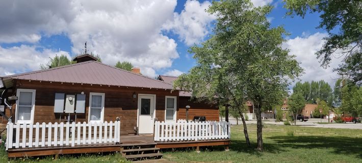 Charming Home in the Heart of Downtown Pinedale Hotels in Sublette County