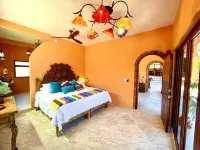 Penthouse in Yelapa, Brand New and Luxurious Casa, Sleeps 8 very comfortably