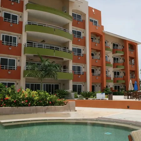 Villa De Cortez Condo!  Beachfront, Sunrises, Fishing and Pickleball await!