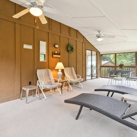 Welcome to A Glimpse of the Lake – Your Ideal Lakeside Retreat