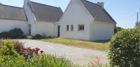 Twin detached villas 100m from the beach