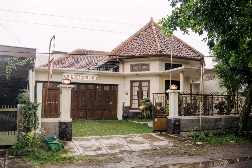 Guesthouse Syariah Griya Truntum