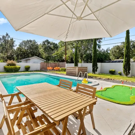 Family-Friendly Gainesville Home - Walk to UF - Pool + Sleeps 16