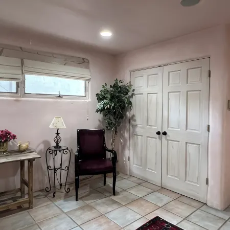 Casa de La Luz - 2 Br/2 BA Charming Santa Fe Home-1.6 Mile to Plaza-Pet Friendly