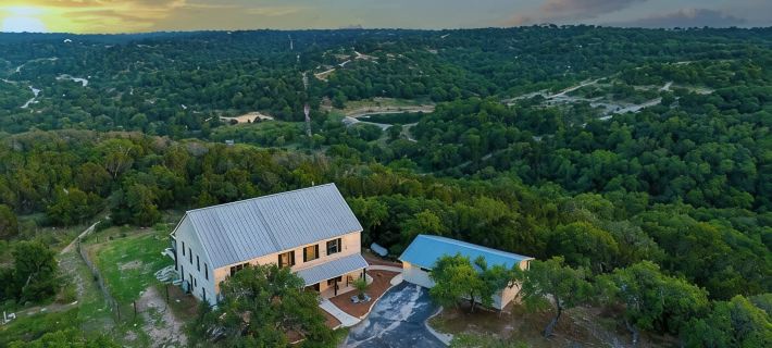 The Point Serene Hill Country Views with Pool & Hot Tub Hotels in Kendall County