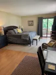 Waterfront Home with Stunning Views .. Dog friendly , and great fishing !!! - 4 tähden
