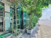 Win Hotel ナトン埠頭周辺のホテル