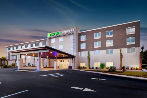 Holiday Inn Express & Suites NICEVILLE - EGLIN AREA by IHG