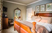 Almondy Inn