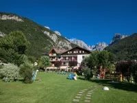 Garden Hotel Bellariva Hotels in Molveno