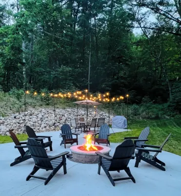 Red Oak Cabin: Our cozy cabin is tucked away but still close to any adventure! - 3-Star