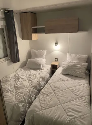 Mobile-Home 6/8 Pers. in  Campsite with Swimming Pool - Homestays