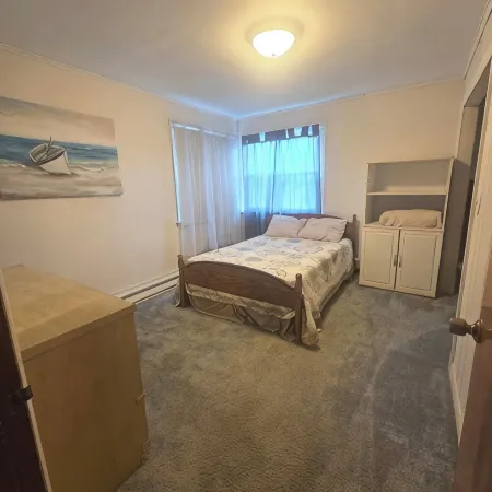 Charming 3-bedroom ranch style in a quiet school zone, with WiFi