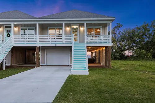 Long Beach Bungalow-3Br/2 bath - 4-Star