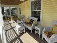 The Bay Breeze. Walk to Downtown Elk Rapids & Lake MI Beaches. Near Torch Lake, - 2-Star