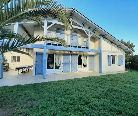 Landes villa with swimming pool