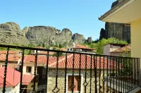 Guesthouse Lithos - غرفة مطلة على الجبل