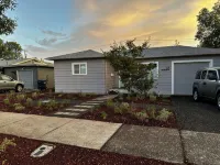 Cute & Cozy 2-Bedroom in SE Eugene - Bungalows