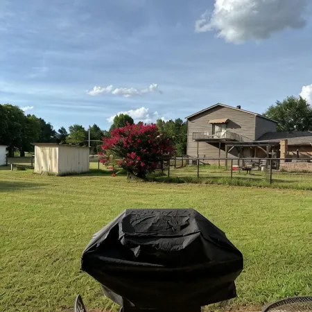 The Hideout<Br>Less Than 5 Minutes from Lake Palestine. Seventy Five a nt.