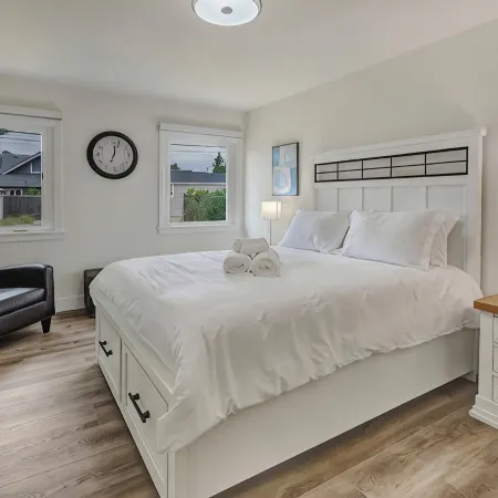 Spacious Comfy Home 2br+2ba - 9 min to Tacoma Dome