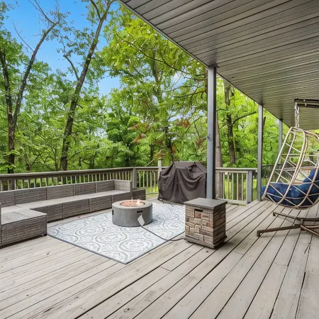 Spacious 4-bedroom Retreat on Table Rock Lake. Darts, Air Hockey, and More!