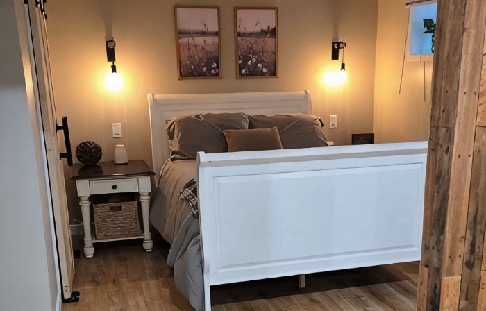 Cozy 1 bedroom basemant apt with private entrance and AC in the heart of Salem