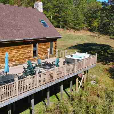 Poconos True Log Cabin with Views, Hot Tub & Game Room Hotel Exterior