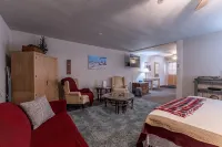 Driftwood Suite at Lake Sometimes