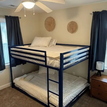Norfolk 3Br Cozy Stay. Central to All & Comfort. Families & Contractors!