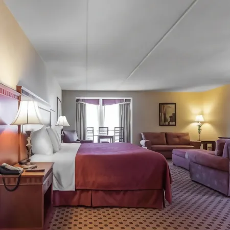 Quality Inn & Suites Bay Front
