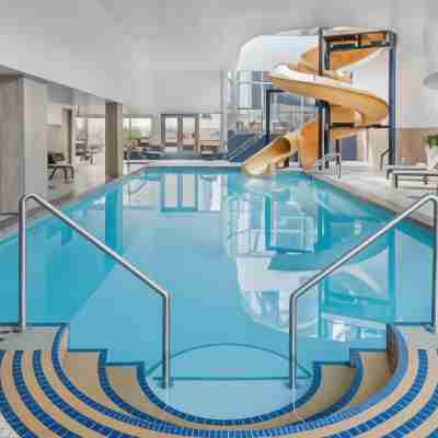 Sheraton Suites Calgary Eau Claire Fitness & Recreational Facilities