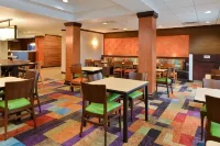 Fairfield Inn & Suites Cleveland Avon - piscine