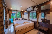 Dusk and Dawn Beach Resort - Beach