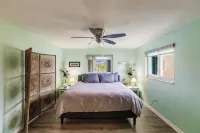 Boater's Paradise-Lux 3 br w/ private heated pool,bring your 27 ft boat! -  Privatzimmer