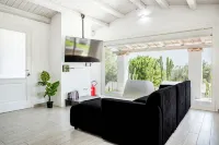 Escape to Paradise:Villa with Pool, Garden and Sea View Surrounded by Nature - 무료 와이파이