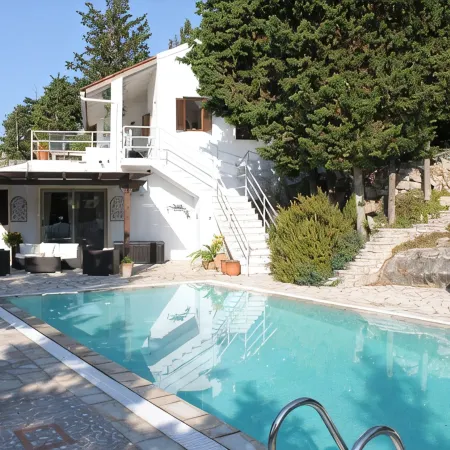 Spacious villa in extensive private grounds overlooking Ahai bay near Erimitis