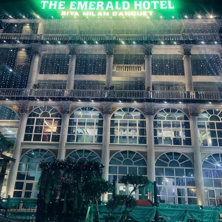 The Emerald Hotel & Siya Milan Banquets
