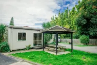 Touchwood Motor Inn - Tiny houses