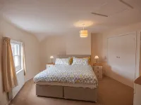 Town Centre Apartment Perfect Location with on-Street Parking Hotel di 