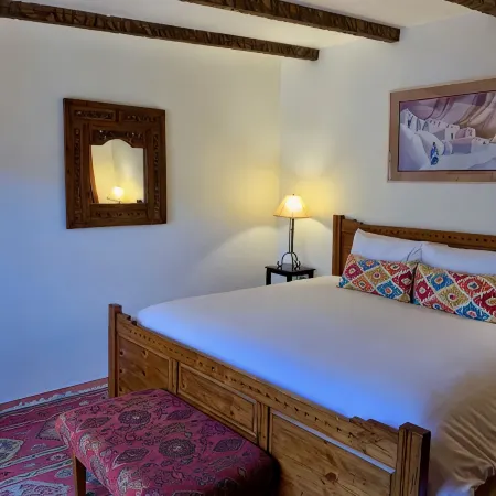 Beautiful Santa Fe downtown property walking distance to the Plaza