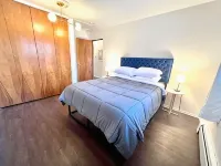 Cozy 2BR Mid-Century Townhouse w/Parking Near Downtown Ann Arbor & The Big House - Condos